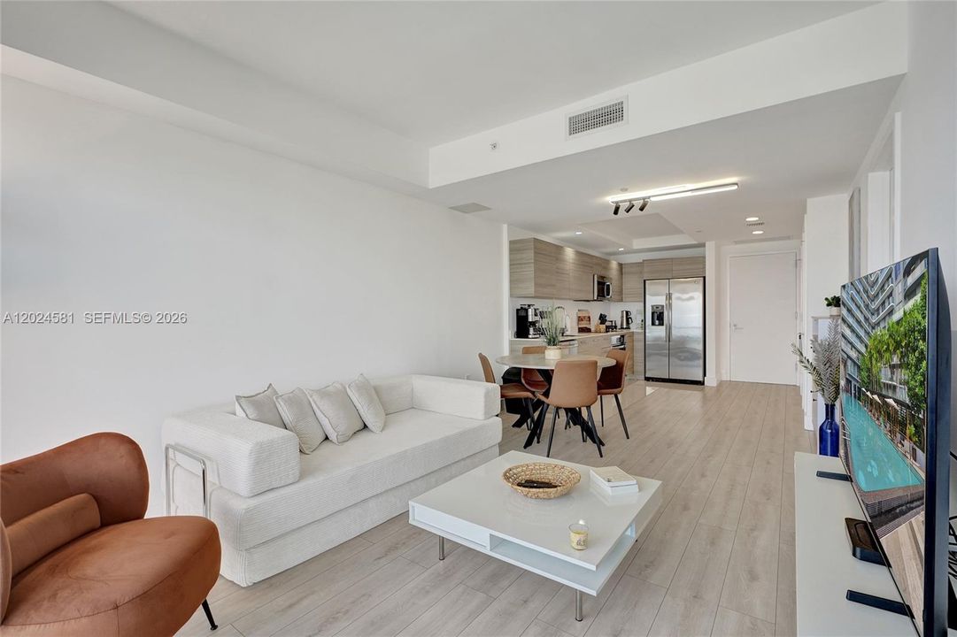 В аренду: $4,250 (1 спален, 1 ванн, 593 Квадратных фут)