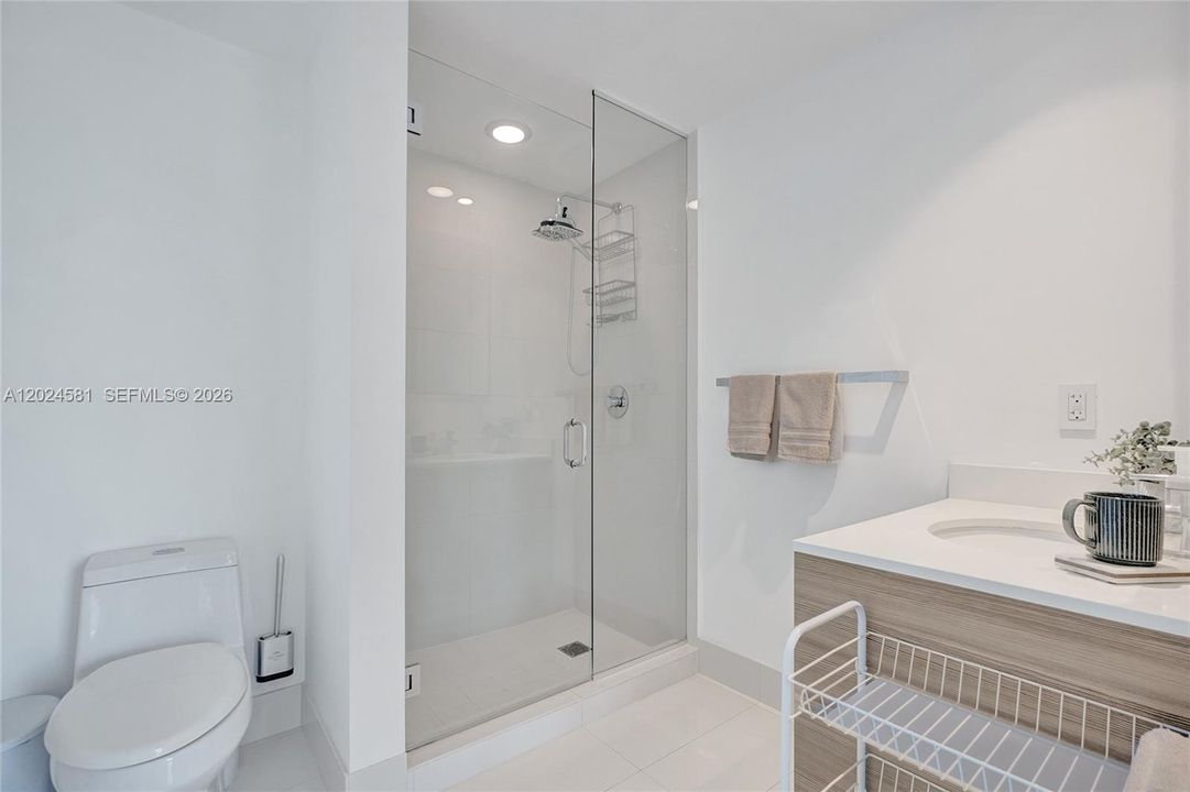 В аренду: $4,250 (1 спален, 1 ванн, 593 Квадратных фут)