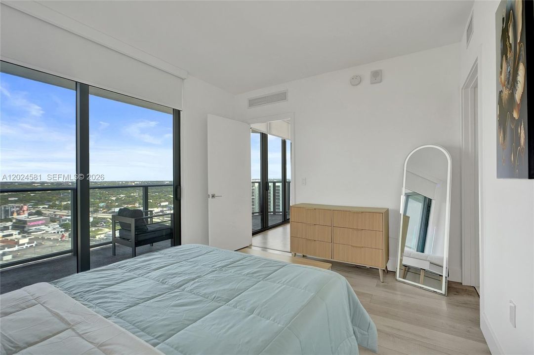 В аренду: $4,250 (1 спален, 1 ванн, 593 Квадратных фут)