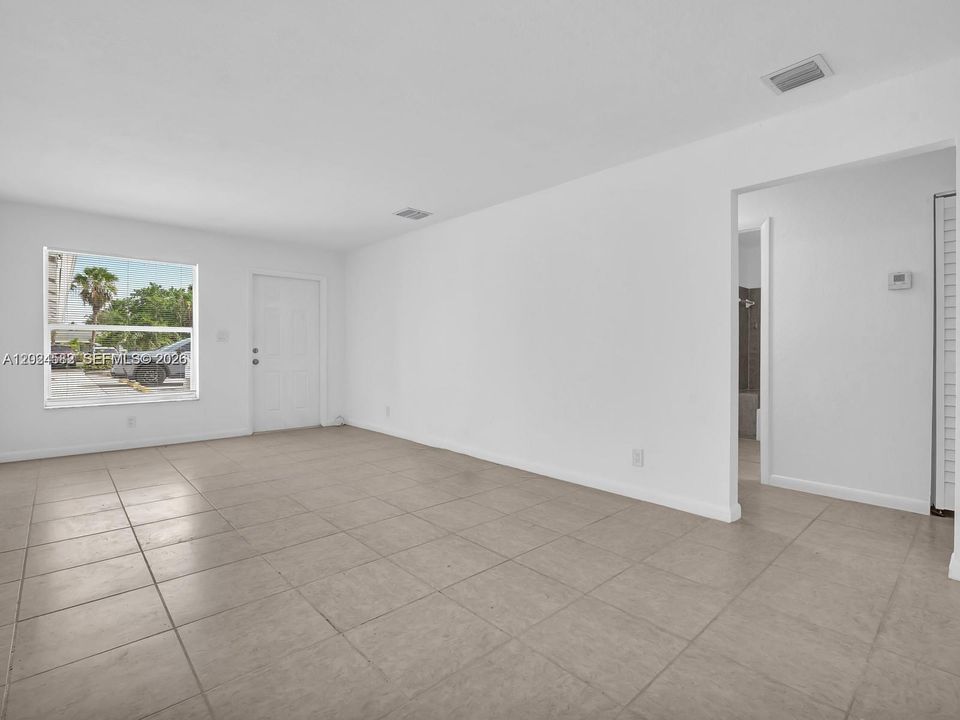 В аренду: $1,995 (2 спален, 1 ванн, 5348 Квадратных фут)
