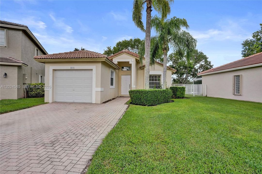 For Rent: $3,990 (3 beds, 2 baths, 1416 Square Feet)