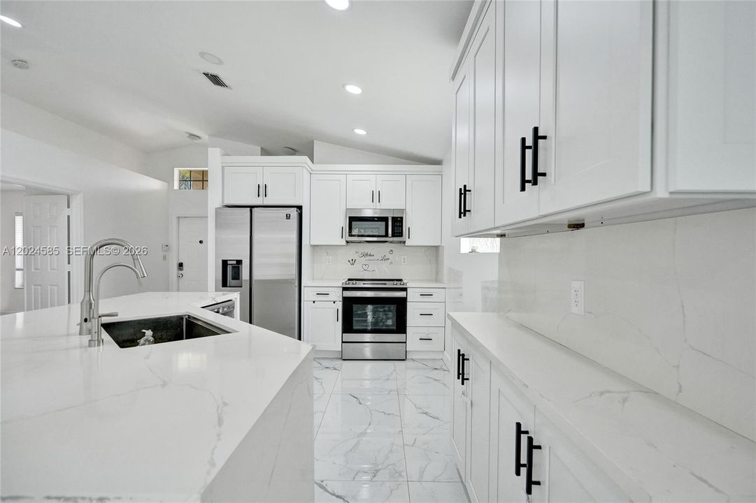 For Rent: $3,990 (3 beds, 2 baths, 1416 Square Feet)