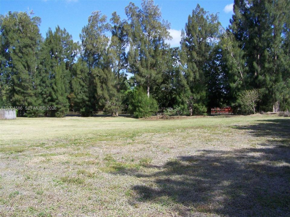 合同活跃: $650,000 (1.00 acres)
