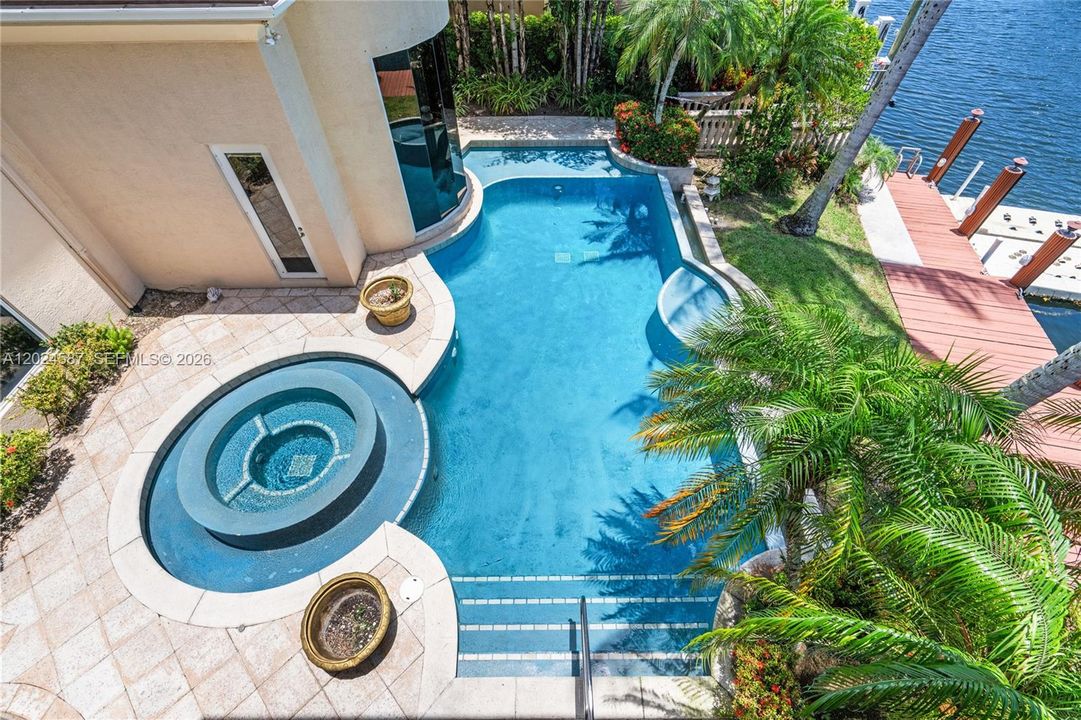 For Sale: $7,500,000 (5 beds, 5 baths, 6867 Square Feet)