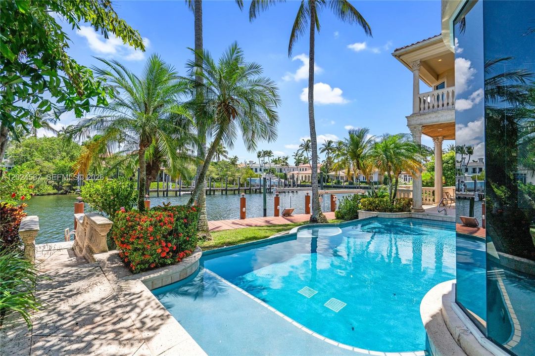 For Sale: $7,500,000 (5 beds, 5 baths, 6867 Square Feet)
