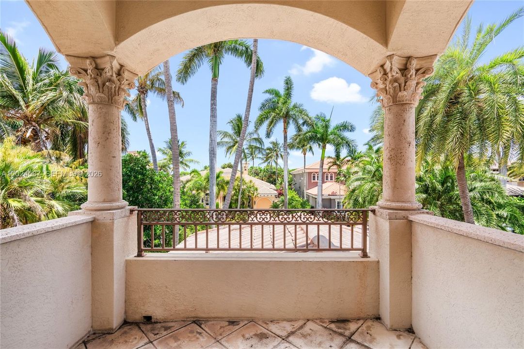 For Sale: $7,500,000 (5 beds, 5 baths, 6867 Square Feet)