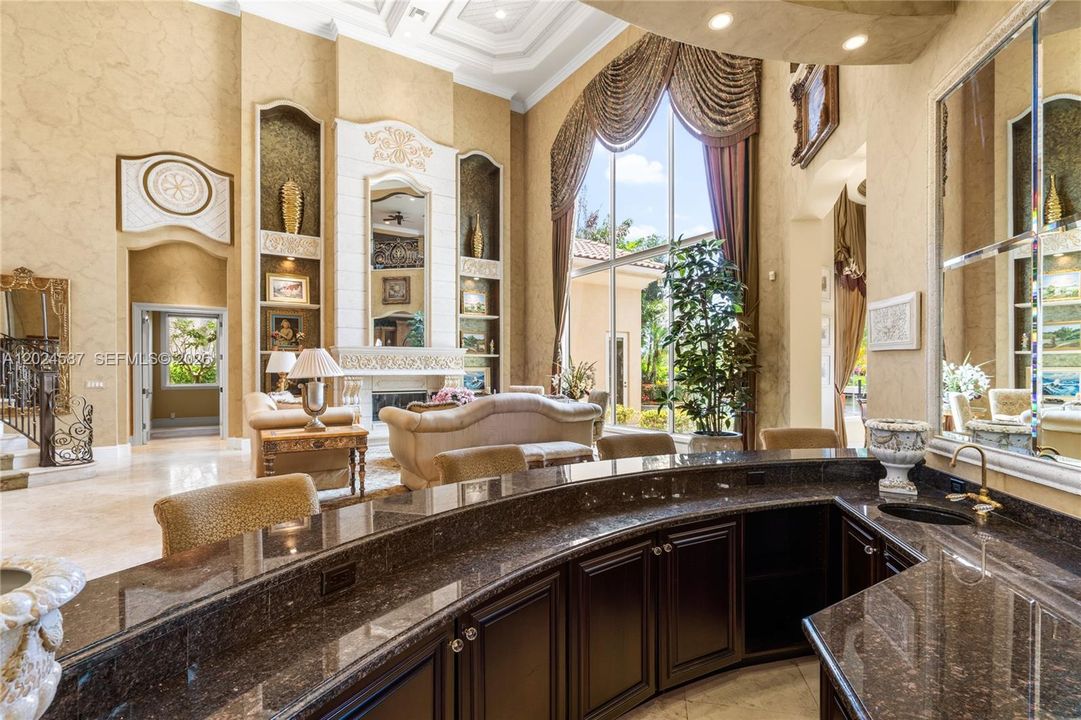 For Sale: $7,500,000 (5 beds, 5 baths, 6867 Square Feet)