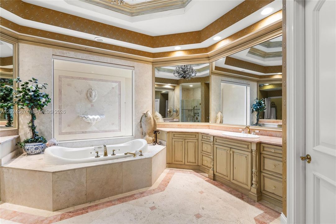 For Sale: $7,500,000 (5 beds, 5 baths, 6867 Square Feet)