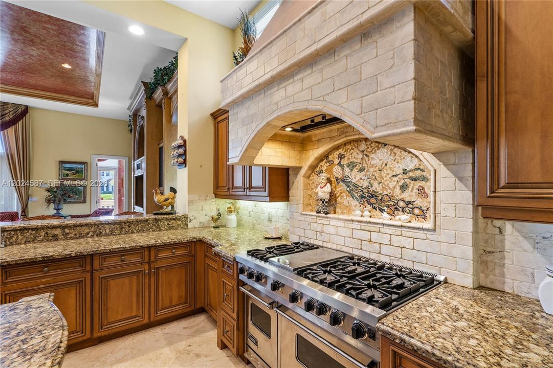 For Sale: $7,500,000 (5 beds, 5 baths, 6867 Square Feet)