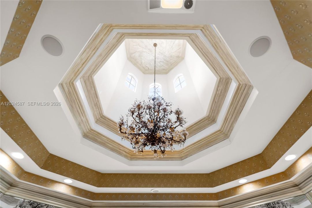 For Sale: $7,500,000 (5 beds, 5 baths, 6867 Square Feet)
