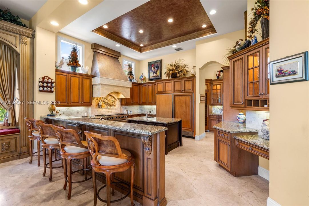 For Sale: $7,500,000 (5 beds, 5 baths, 6867 Square Feet)