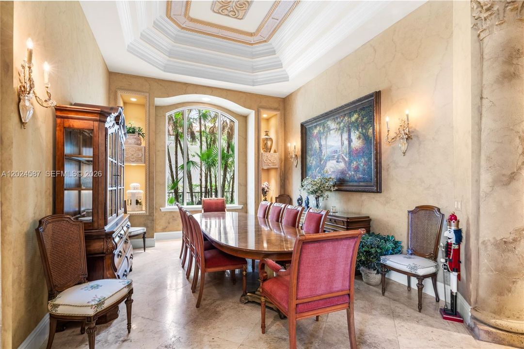For Sale: $7,500,000 (5 beds, 5 baths, 6867 Square Feet)