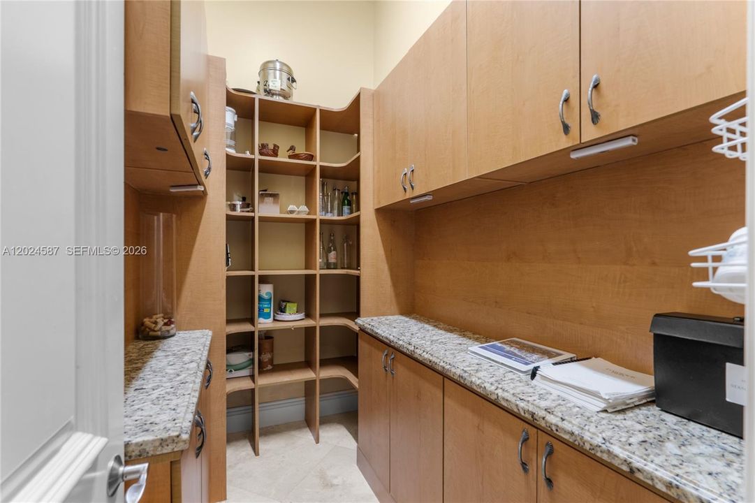 For Sale: $7,500,000 (5 beds, 5 baths, 6867 Square Feet)