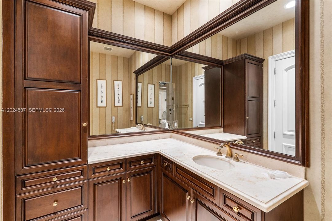 For Sale: $7,500,000 (5 beds, 5 baths, 6867 Square Feet)