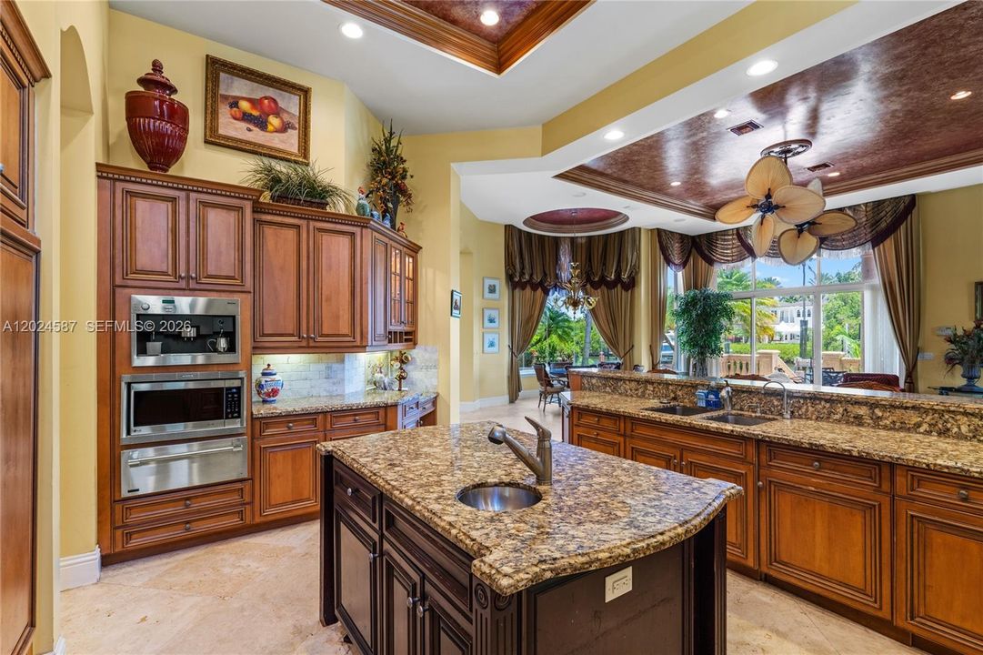 For Sale: $7,500,000 (5 beds, 5 baths, 6867 Square Feet)