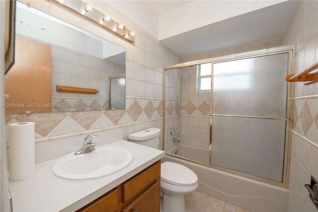 Guest House bathroom