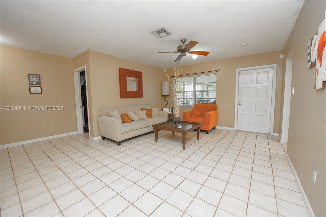 Main House Living room