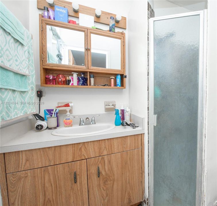 4/2 Bathroom Main House
