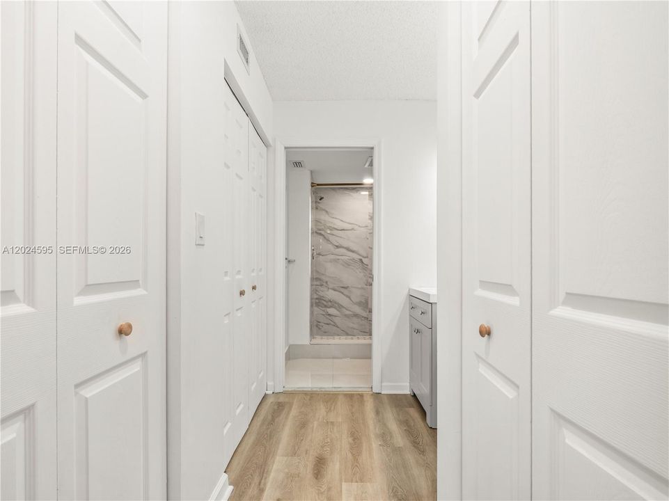 For Sale: $275,000 (2 beds, 2 baths, 1500 Square Feet)
