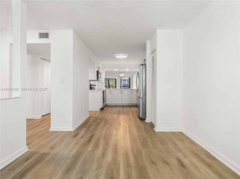 For Sale: $275,000 (2 beds, 2 baths, 1500 Square Feet)