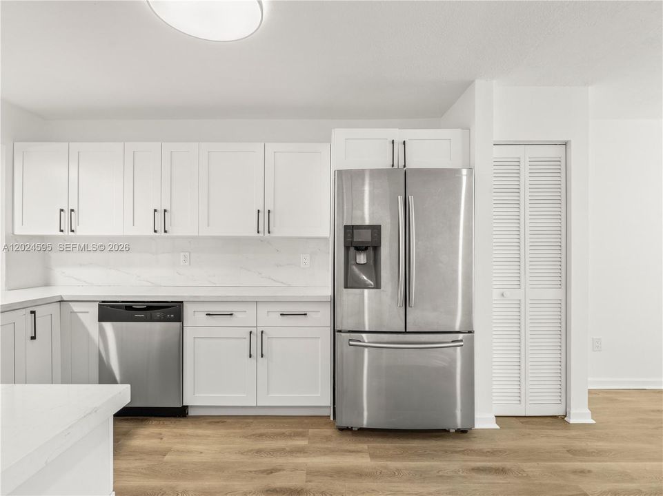 For Sale: $275,000 (2 beds, 2 baths, 1500 Square Feet)