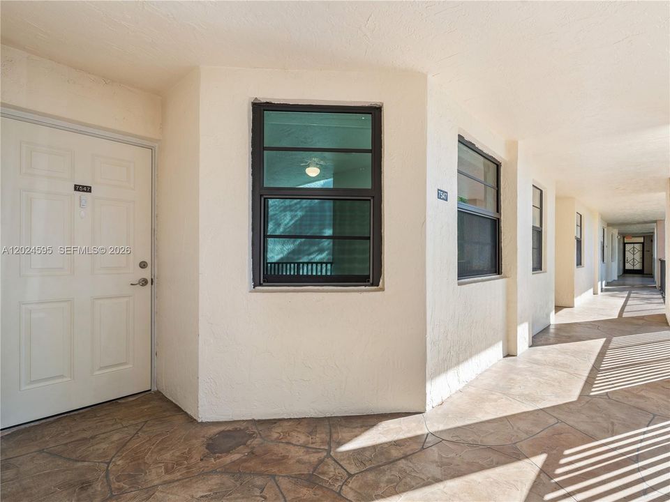 For Sale: $275,000 (2 beds, 2 baths, 1500 Square Feet)