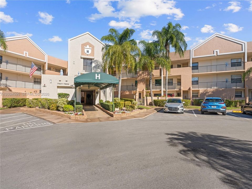 For Sale: $275,000 (2 beds, 2 baths, 1500 Square Feet)