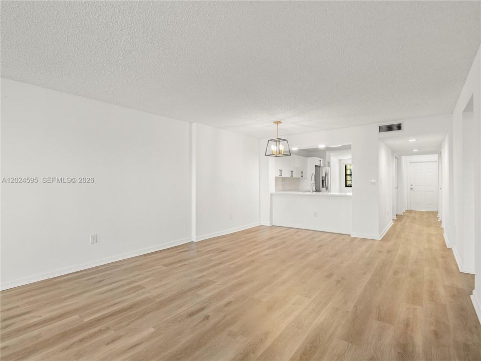 For Sale: $275,000 (2 beds, 2 baths, 1500 Square Feet)