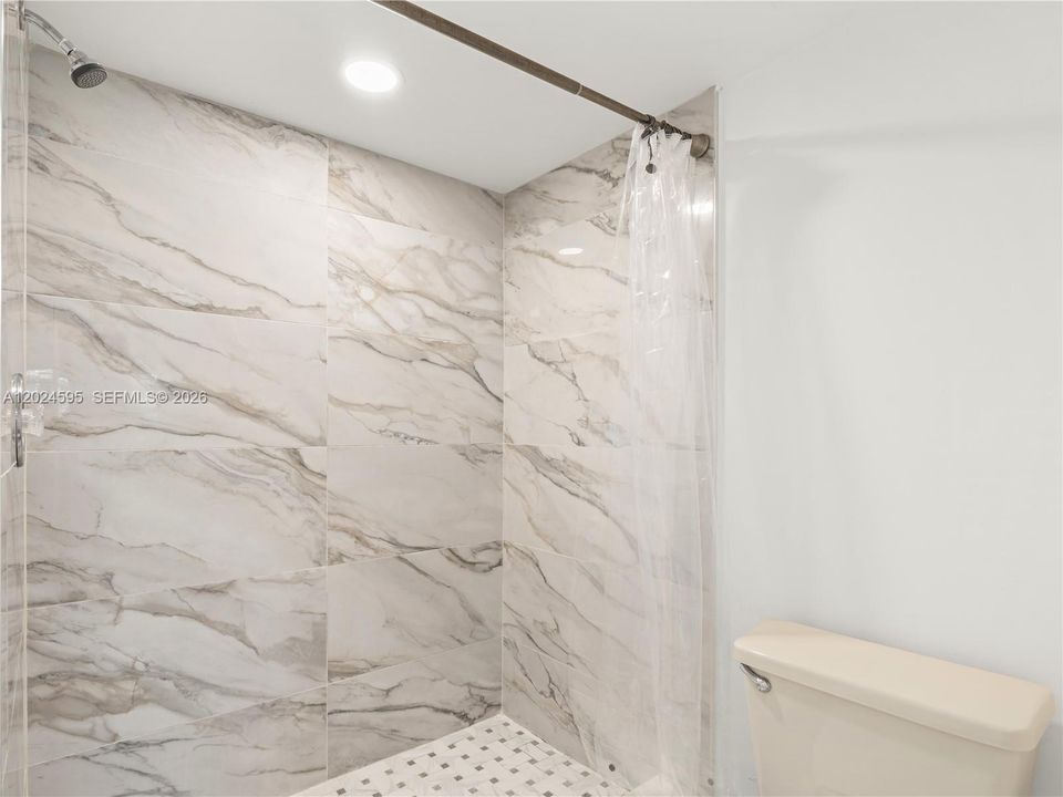 For Sale: $275,000 (2 beds, 2 baths, 1500 Square Feet)