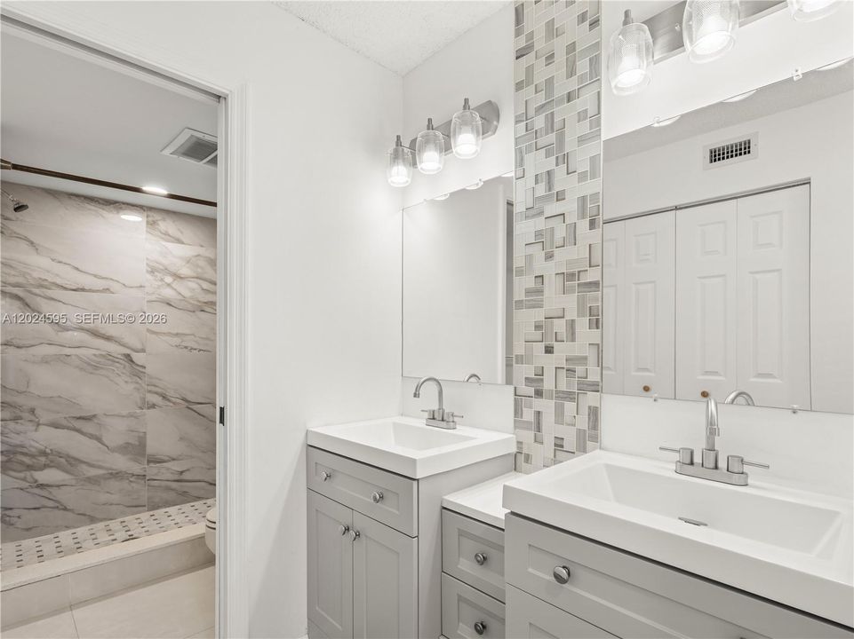 For Sale: $275,000 (2 beds, 2 baths, 1500 Square Feet)