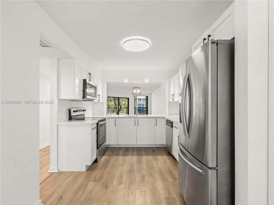 For Sale: $275,000 (2 beds, 2 baths, 1500 Square Feet)