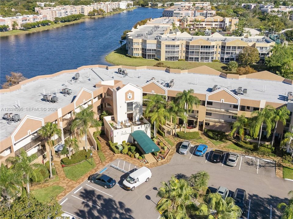 For Sale: $275,000 (2 beds, 2 baths, 1500 Square Feet)