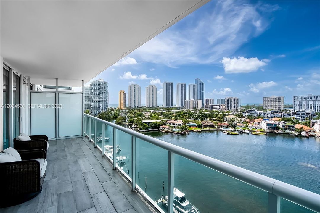 For Sale: $1,197,000 (2 beds, 3 baths, 1710 Square Feet)
