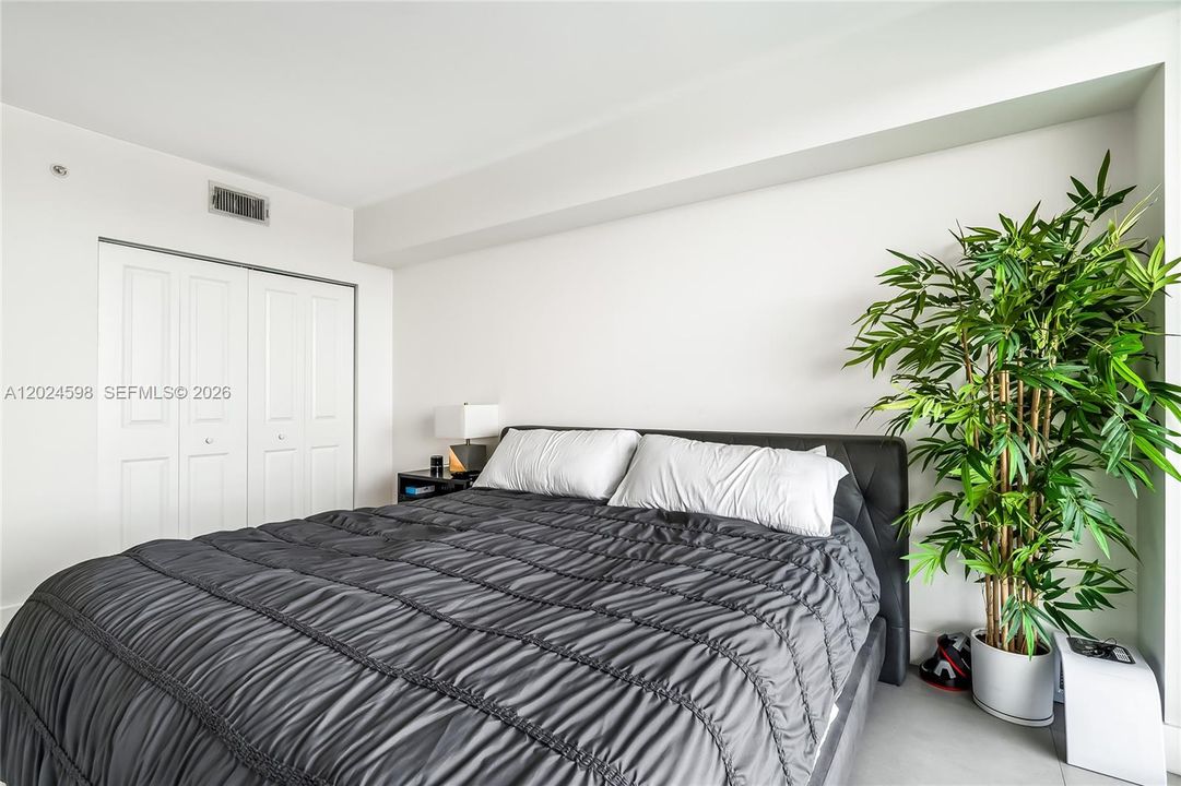 For Sale: $1,197,000 (2 beds, 3 baths, 1710 Square Feet)