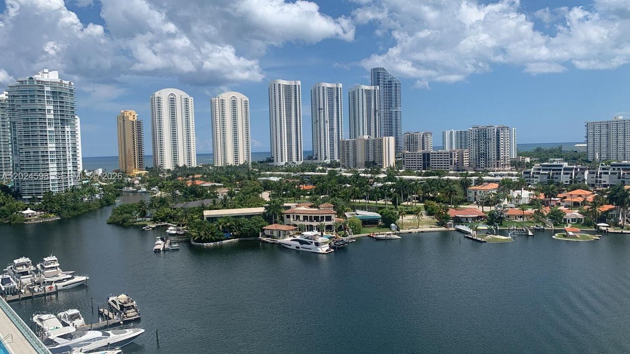 For Sale: $1,250,000 (2 beds, 3 baths, 1710 Square Feet)