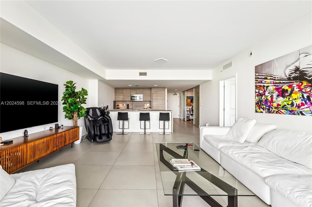 For Sale: $1,197,000 (2 beds, 3 baths, 1710 Square Feet)