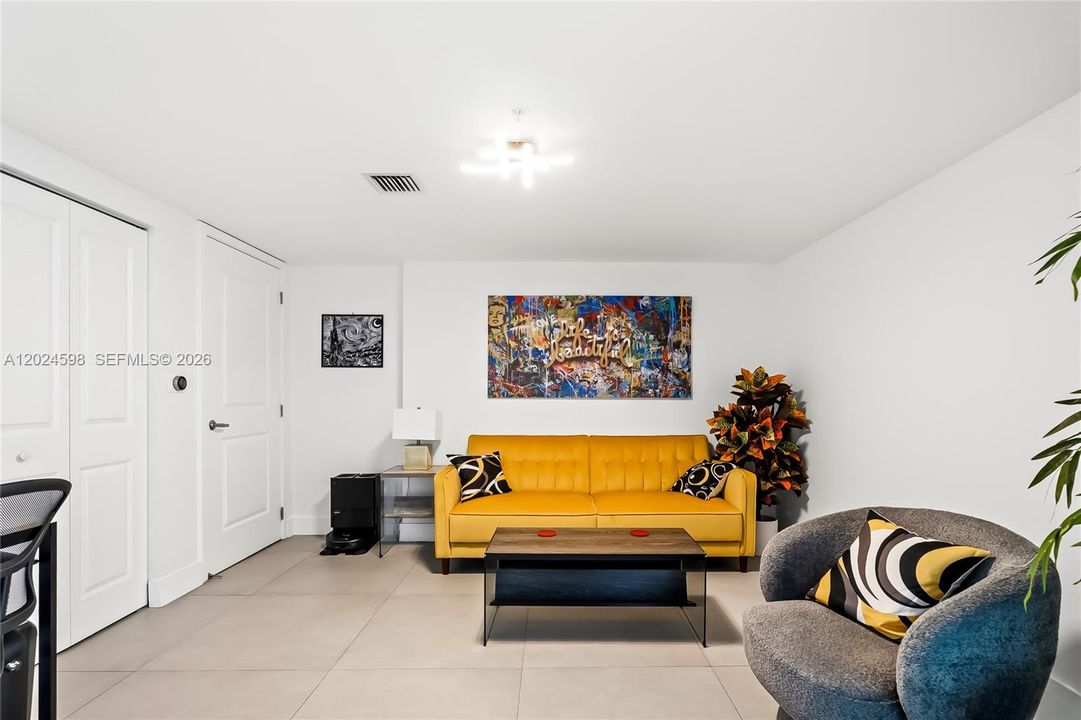 For Sale: $1,197,000 (2 beds, 3 baths, 1710 Square Feet)