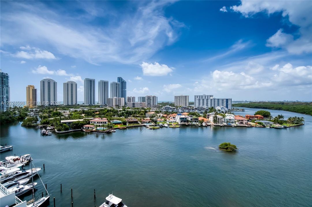 For Sale: $1,197,000 (2 beds, 3 baths, 1710 Square Feet)