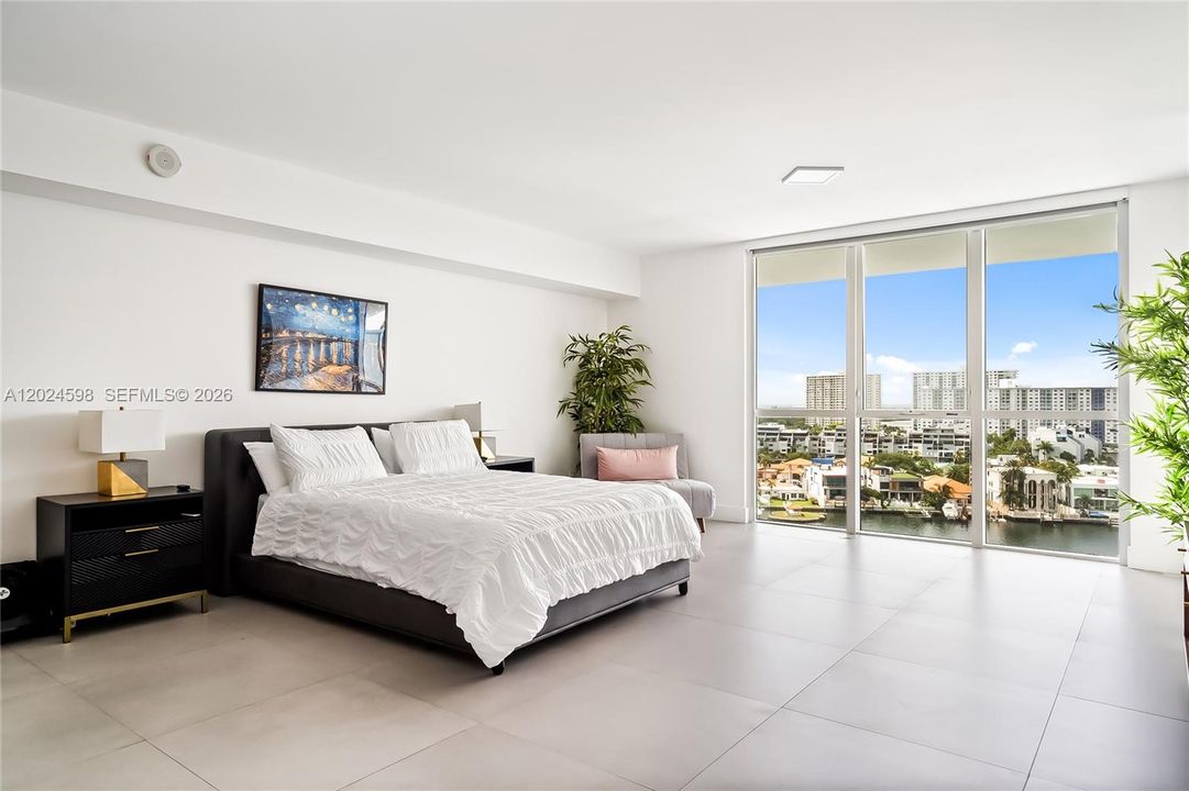 For Sale: $1,197,000 (2 beds, 3 baths, 1710 Square Feet)