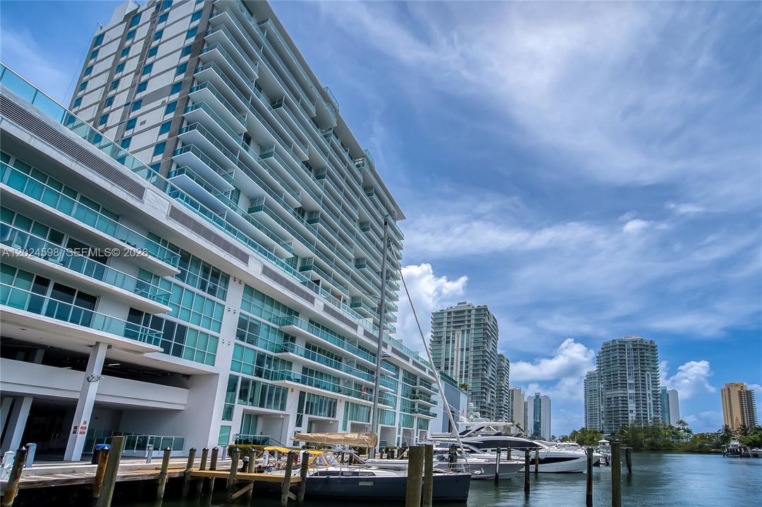 For Sale: $1,250,000 (2 beds, 3 baths, 1710 Square Feet)