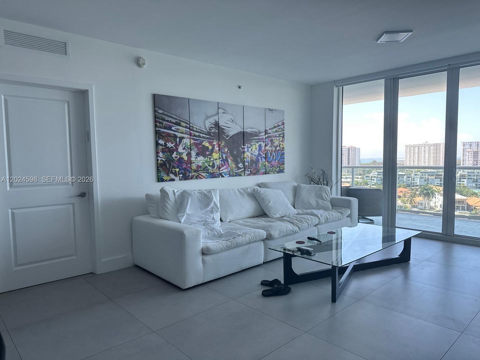 For Sale: $1,250,000 (2 beds, 3 baths, 1710 Square Feet)