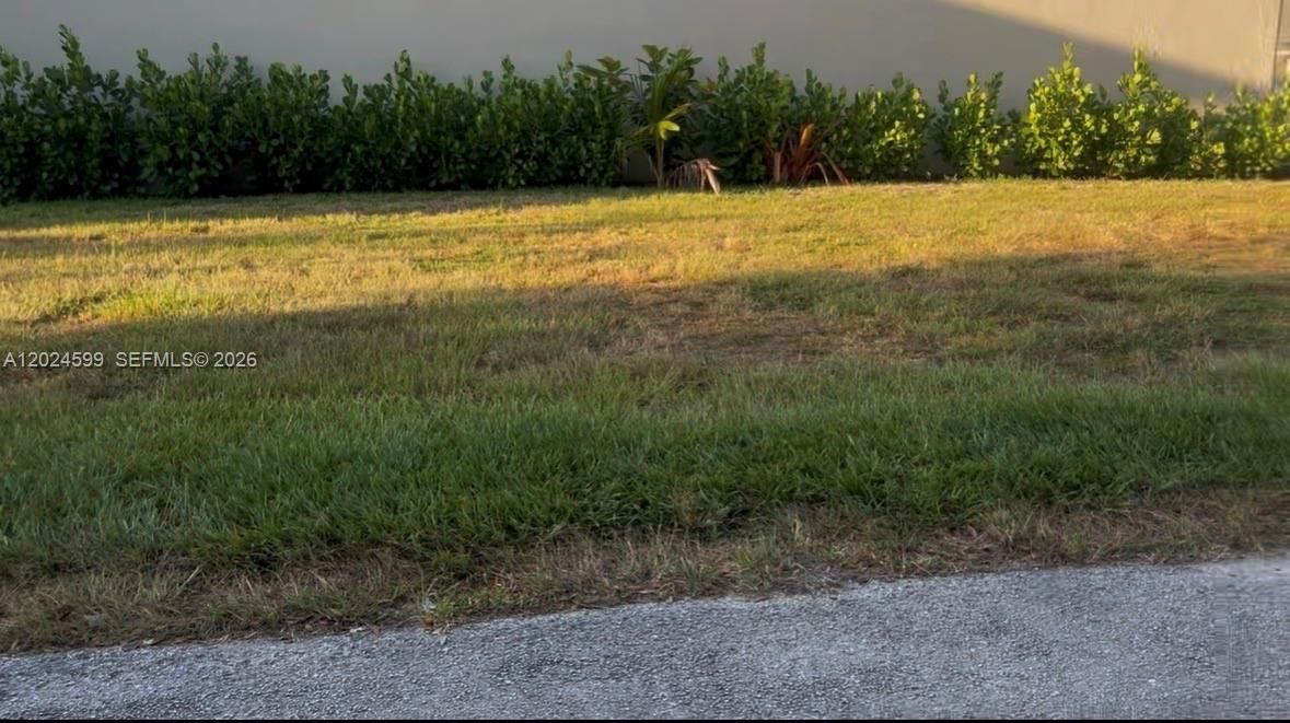 На продажу: $29,900 (0.06 acres)
