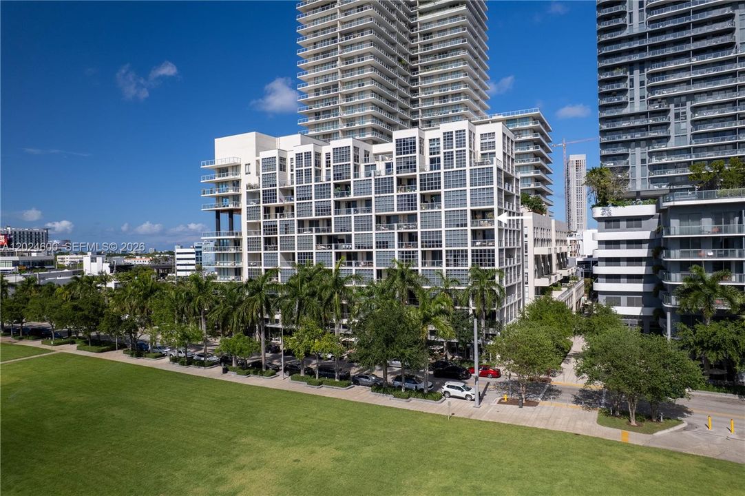 For Sale: $650,000 (2 beds, 2 baths, 1072 Square Feet)