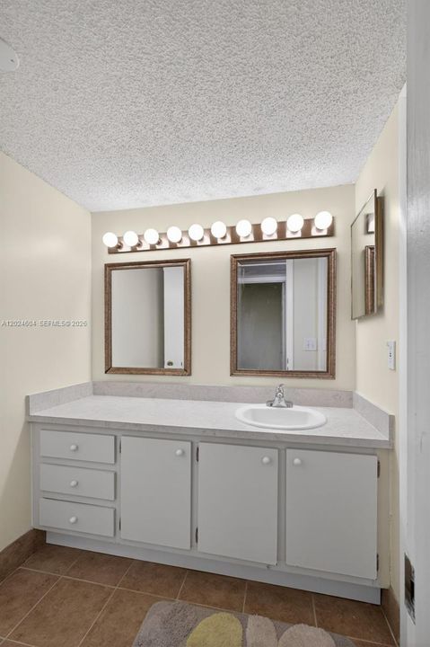 В аренду: $1,995 (1 спален, 1 ванн, 660 Квадратных фут)