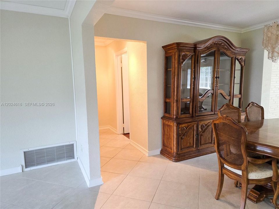 En Renta: $3,995 (4 camas, 2 baños, 1911 Pies cuadrados)