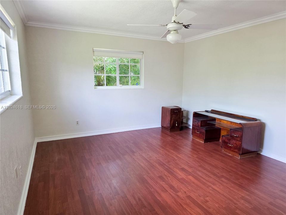 En Renta: $3,995 (4 camas, 2 baños, 1911 Pies cuadrados)
