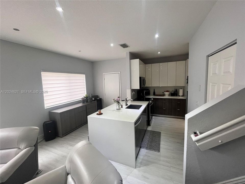 For Sale: $480,000 (3 beds, 2 baths, 1543 Square Feet)