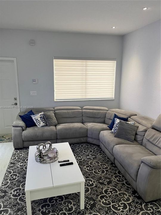 For Sale: $480,000 (3 beds, 2 baths, 1543 Square Feet)