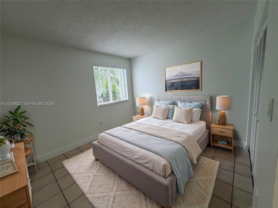 For Rent: $2,200 (2 beds, 2 baths, 820 Square Feet)