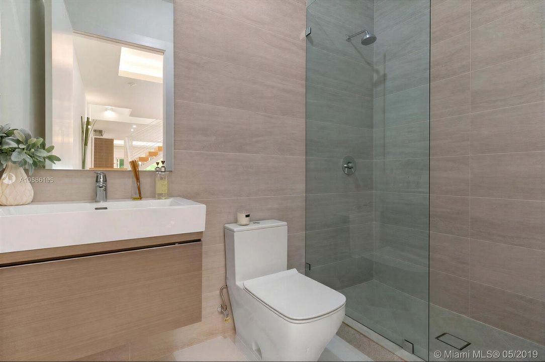 2nd Bathroom